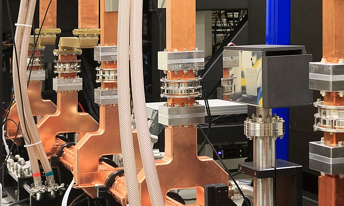 Die Beschleunigerstruktur der kompakten Synchrotronquelle - Bild: Klaus Achterhold / TUM