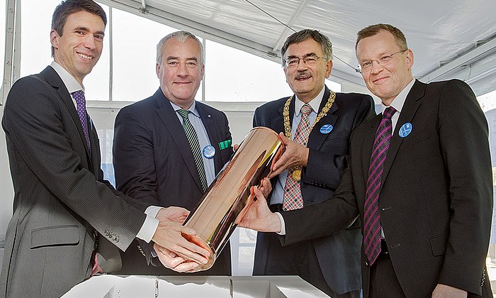 PStS Stefan Müller (BMBF), Bavarian Minister of Science Dr. Ludwig Spaenle,  TUM-President Prof. W.A. Herrmann, Prof. Michael Sattler, Director of the BNMRZ with the cornerstone for a new building for the Bavarian NMR Center (fltr) - photo: Andreas Heddergott / TUM