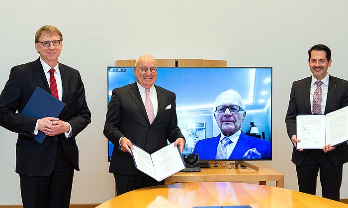 Signing of the contract for the new "TUM Georg Nemetschek Institute Artificial Intelligence for the Built World"