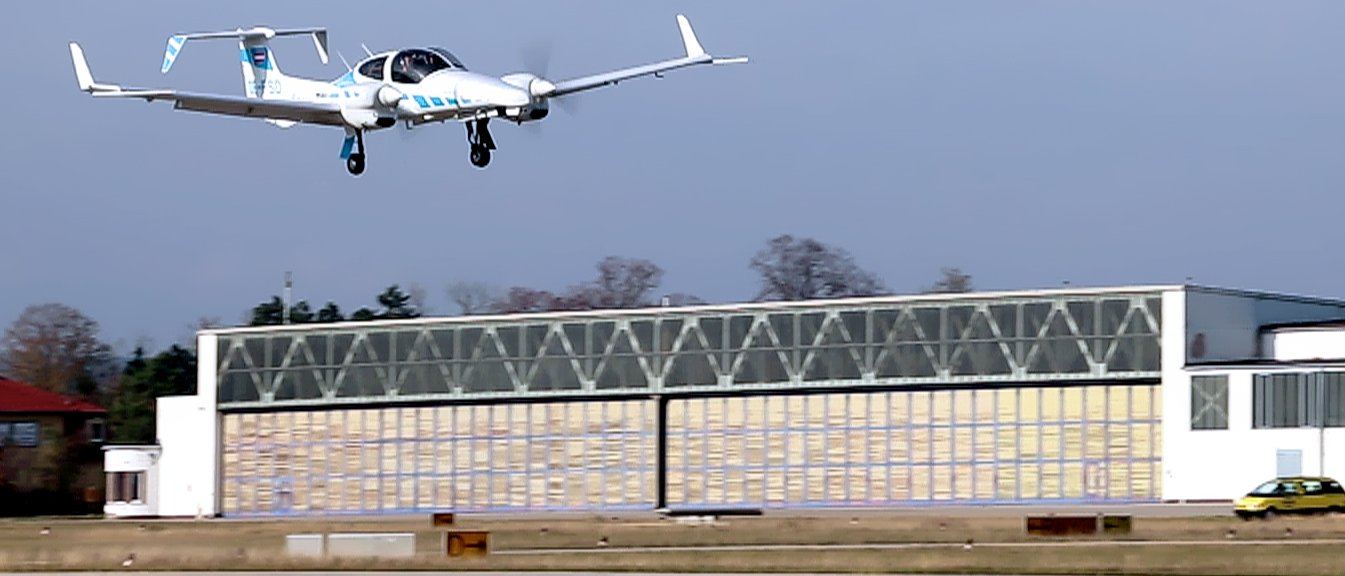 Das Forschungsflugzeug der TUM landet vollautomatisch ohne Unterstützung von bodengebundenen Systemen.