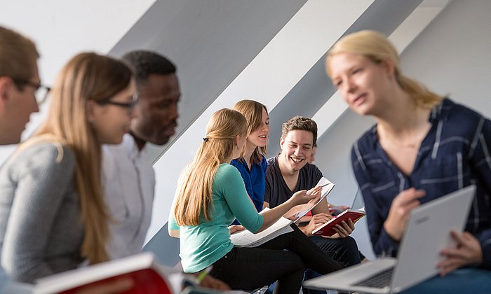 Unterrichtssituation mit Studierenden an der Technischen Universität München (TUM).
