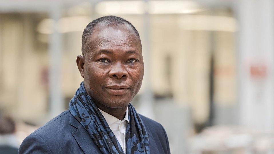 Prof. Francis Kéré, who was recently appointed to TUM, will hold the keynote speech at the TUM Africa Symposium on November 16, 2018. (Photo: Andreas Heddergott)