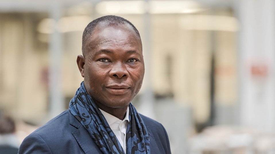 Keynote-Speaker des Afrika-Symposiums am 16. November 2018 an der TUM: Prof. Francis Kéré, vor Kurzem an die TUM berufen. (Foto: Andreas Heddergott)