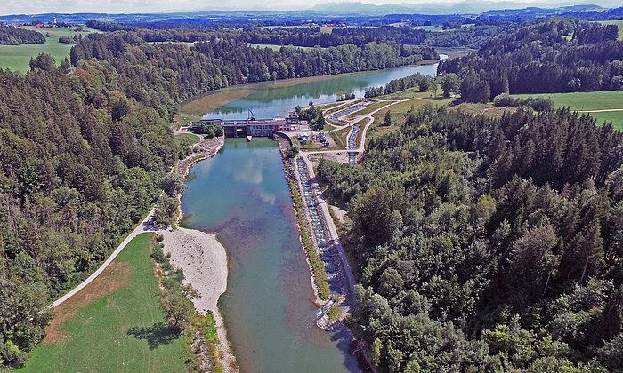 Das Wasserkraftwerk Altusried an der Iller.