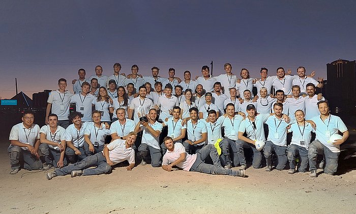 Das TUM-Boring-Team in Las Vegas mit der Trophäe für den Sieg bei "Not-a-Boring-Competition".