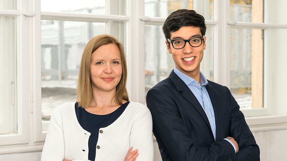 Haben gerade einen neuen TUM-Präsidenten gewählt: Nora Weiner und Zaim Sari sind seit 1. Oktober 2018 Mitglieder im Senat der Universität. (Foto: Uli Benz) Haben gerade einen neuen TUM-Präsidenten gewählt: Nora Weiner und Zaim Sari sind seit 1. Oktober 2018 Mitglieder im Senat der Universität. (Foto: Uli Benz)