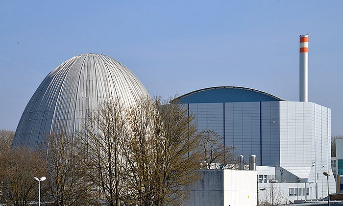 FRM I (links) und FRM II auf dem Campus Garching - Bild: Andreas Battenberg / TUM