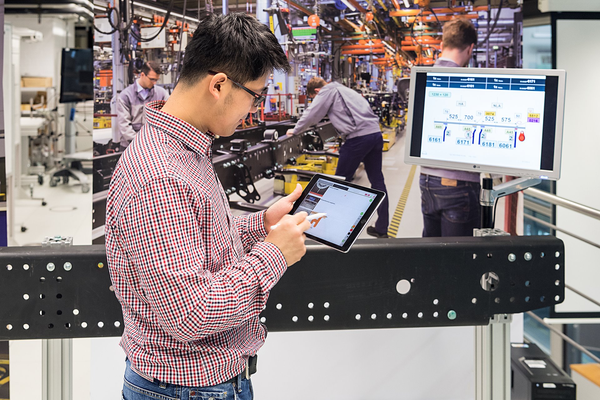 Scientists at the Technical University of Munich (TUM) are researching all aspects of the Industrial Internet or 'Industry 4.0'. (Photo : Uli Benz / TUM) Scientists at the Technical University of Munich (TUM) are researching all aspects of the Industrial Internet or 'Industry 4.0'.