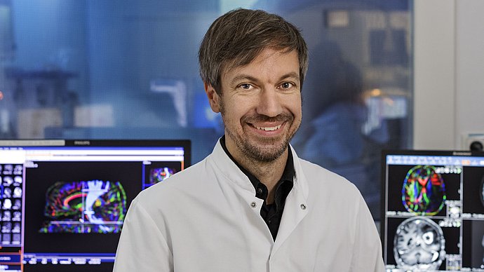 Professor Jan Kirschke in seinem Labor.