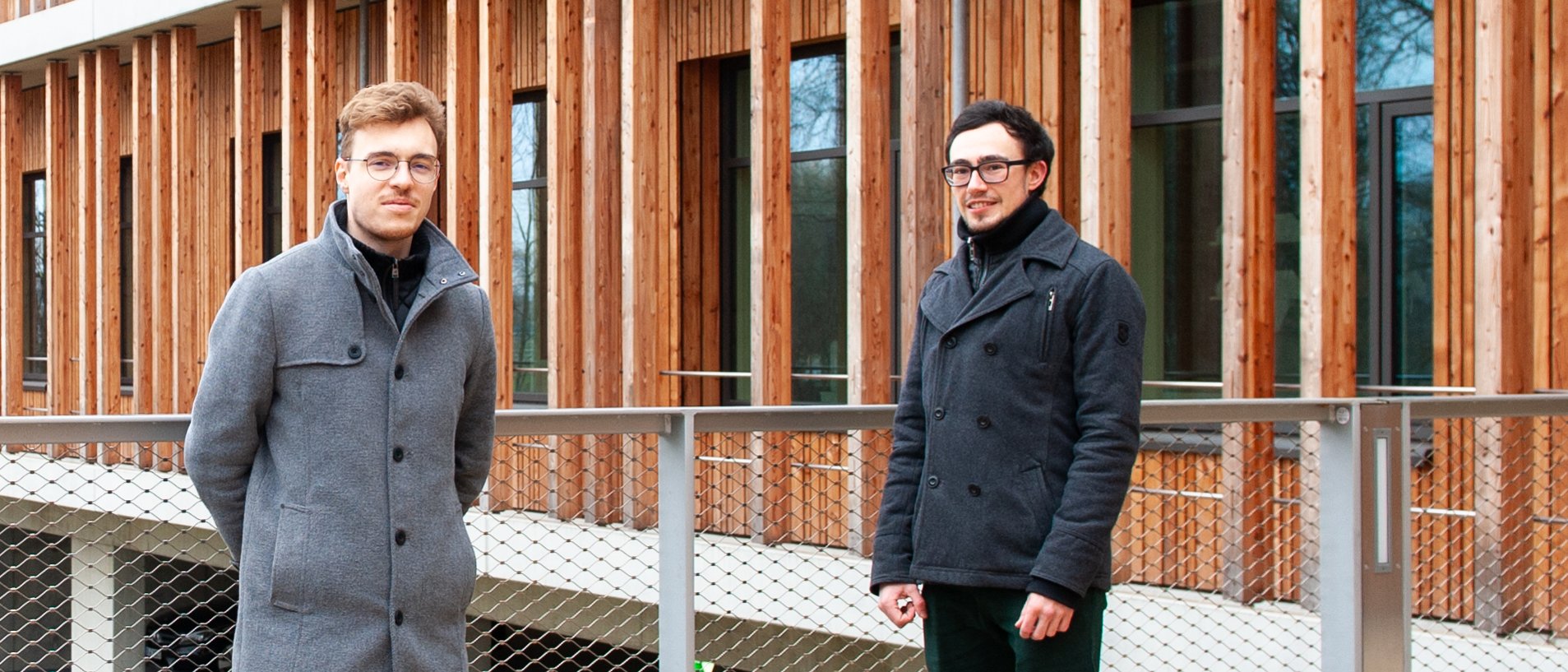 Adrian Heider and Jonathan Bauer (right) from the Green Office Straubing of TUM
