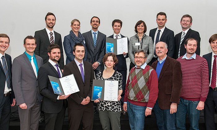 Die Gewinner des TUM IdeAwards. Platz 1 beim TUM IdeAward: Das Team entwickelte NAVVIS, ein Navigationssystem für Innenräume. (Bild: U. Benz / TUM)