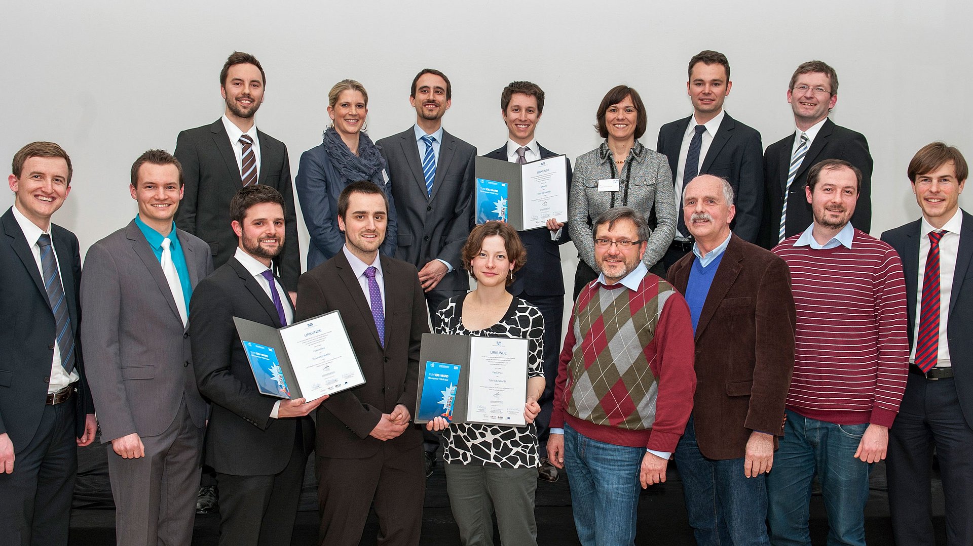 Die Gewinner des TUM IdeAwards. Platz 1 beim TUM IdeAward: Das Team entwickelte NAVVIS, ein Navigationssystem für Innenräume. (Bild: U. Benz / TUM)