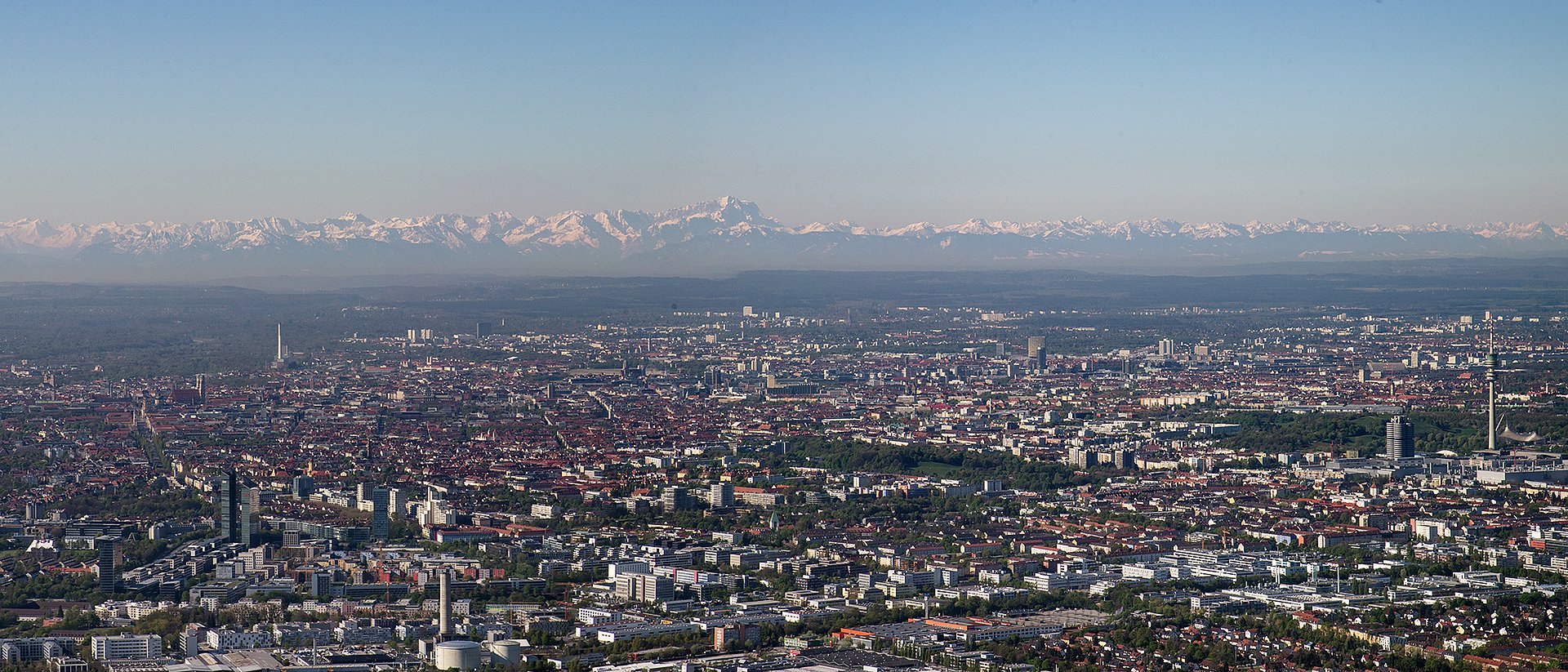The "Munich Quantum Valley" network aims to transform the greater Munich area into a leading international science and business location in the field of quantum technology. The "Munich Quantum Valley" network aims to transform the greater Munich area into a leading international science and business location in the field of quantum technology.