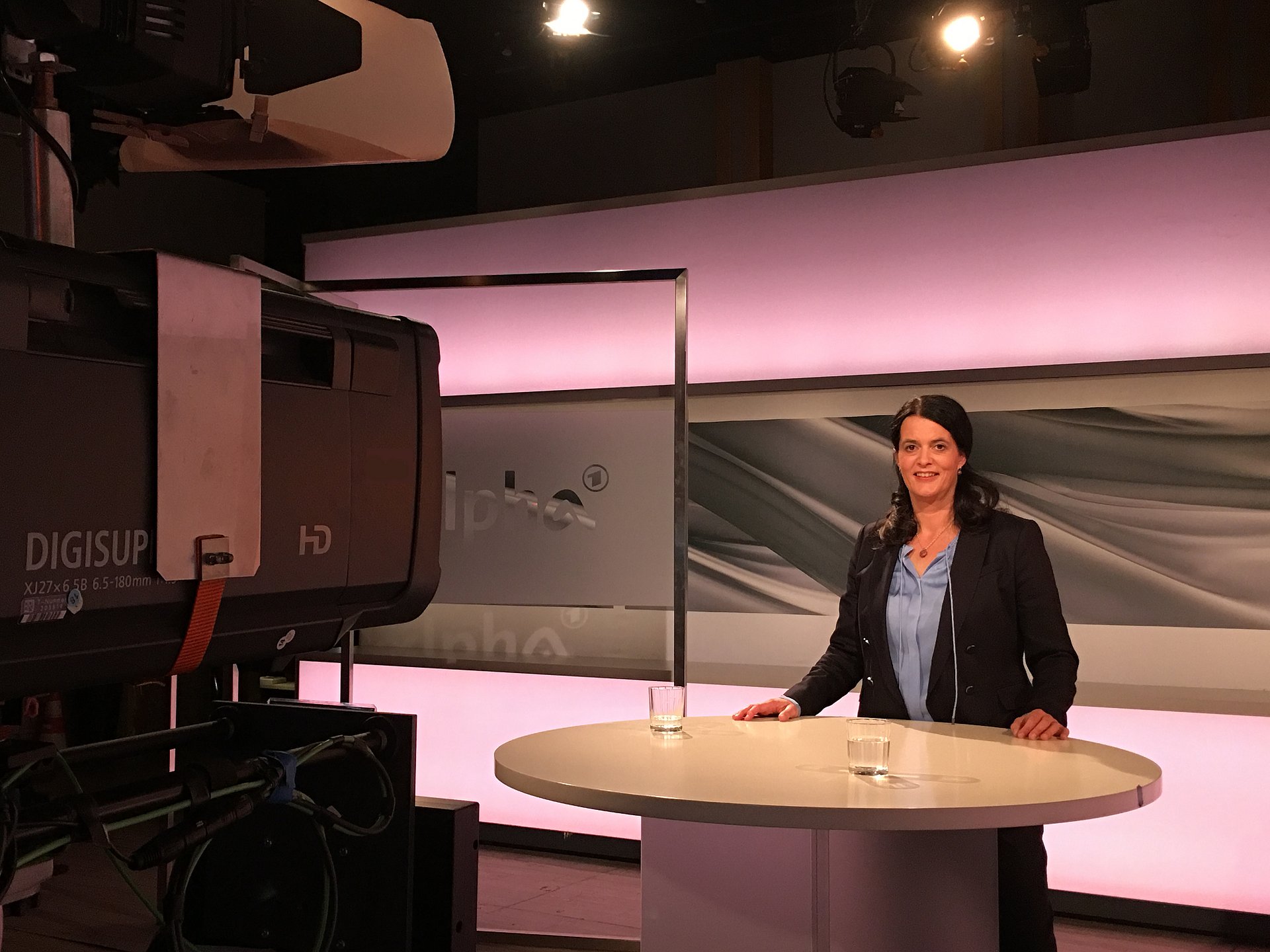 Die Umweltmedizinerin Prof. Claudia Traidl-Hoffmann im Studie zum Thema "Diesel und Gesundheit". (Foto: C. Traidl-Hoffmann / UNIKA-T) Die Umweltmedizinerin Prof. Claudia Traidl-Hoffmann im Studie zum Thema "Diesel und Gesundheit". (Foto: C. Traidl-Hoffmann / UNIKA-T)