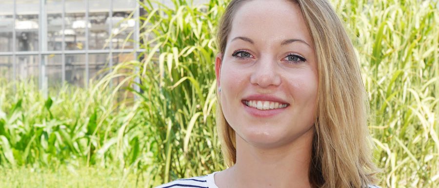 Celine Sauer is a member of the Umwelt AG in Straubing and plays football in the Science Center’s hobby team. (Photo: Friedrich Münch)