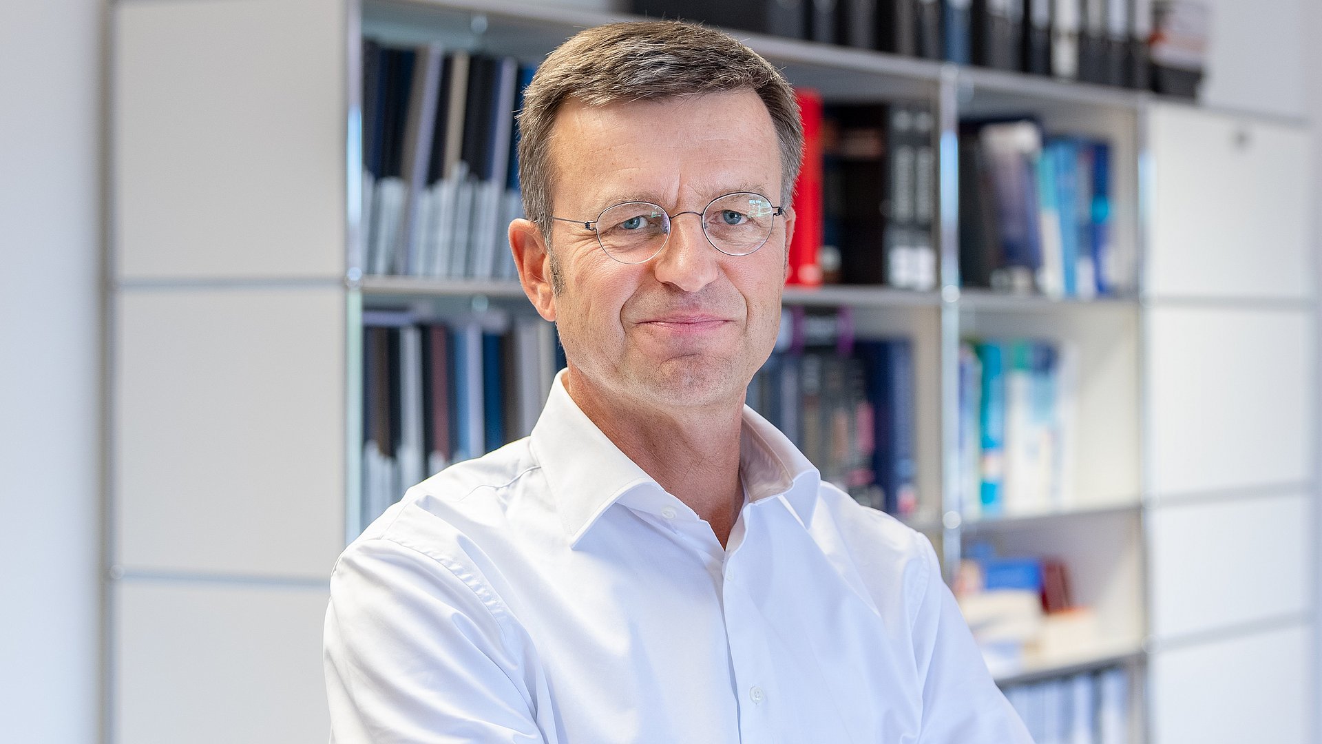 Prof. Stefan Engelhardt Prof. Stefan Engelhardt
