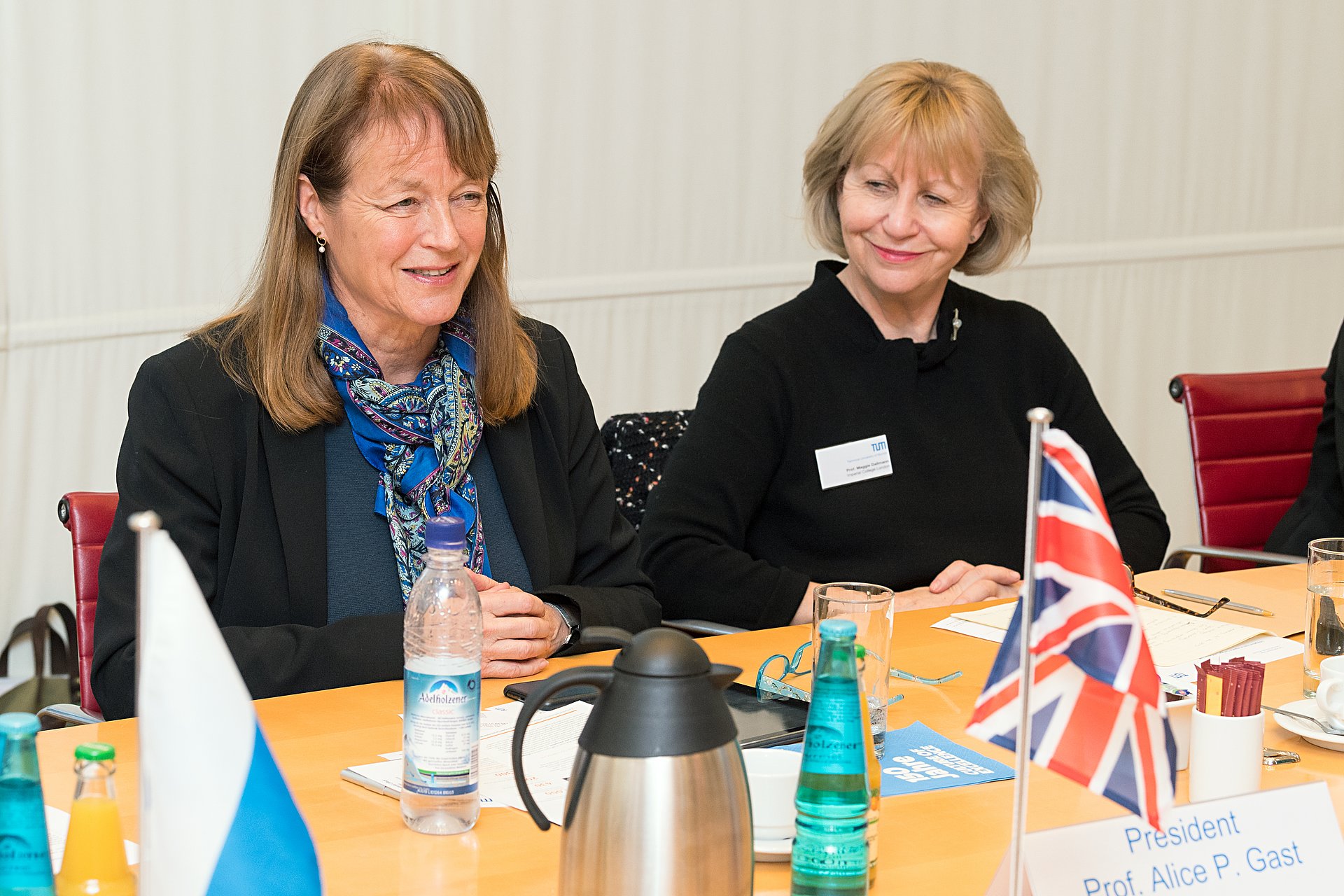 ICL President Alice P. Gast (l.) and Maggie Dallman, ICL Vice-President International visited TUM together with a delegation of professors from ICL (Photo: Uli Benz)