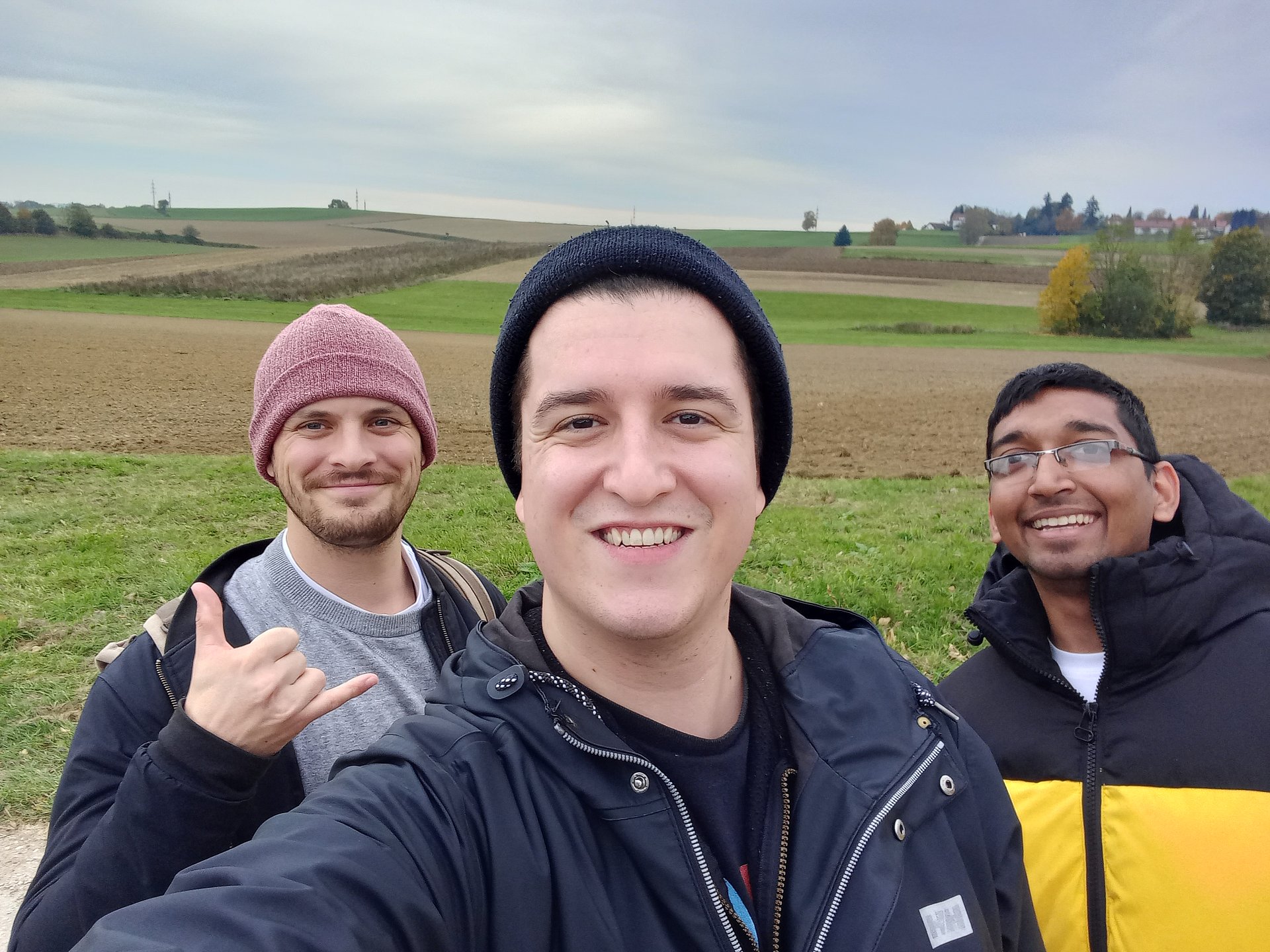 Die drei jungen Gründer von “RAISE Agriculture” (von links nach rechts): Magnus Baumann, James Specker und Abir Bhattacharyya.