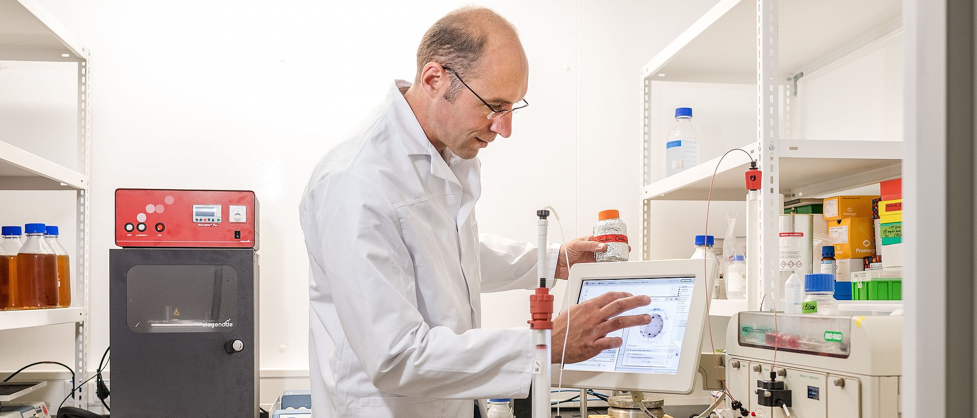 Andreas Pichlmair ist Professor für Immunpathologie von Virusinfektionen am Institut für Virologie der TUM. Andreas Pichlmair ist Professor für Immunpathologie von Virusinfektionen am Institut für Virologie der TUM.