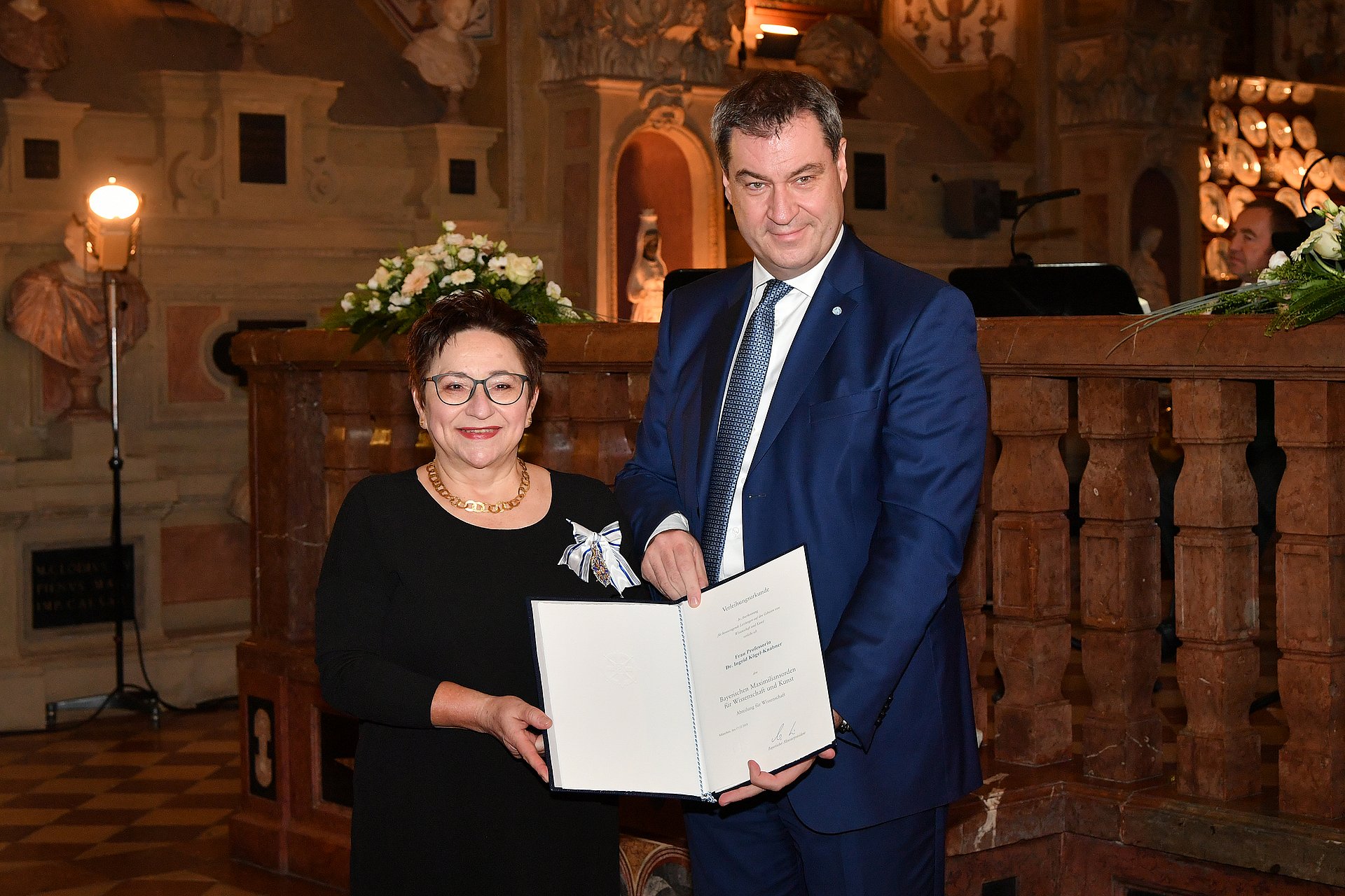 Minister President Dr. Markus Söder awarded Prof. Ingrid Kögel-Knabner the Bavarian Maximilian Order for outstanding achievements in science and art. (Photo: Rolf Poss / Bavarian State Government) Minister President Dr. Markus Söder awarded Prof. Ingrid Kögel-Knabner the Bavarian Maximilian Order for outstanding achievements in science and art. (Photo: Rolf Poss / Bavarian State Government)