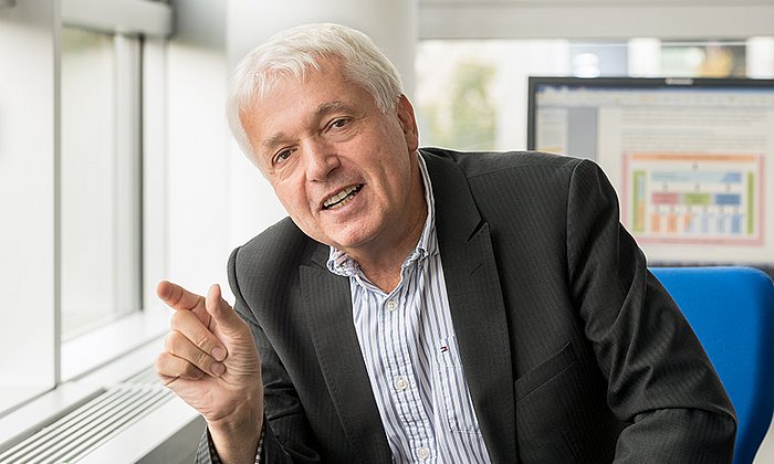 Prof. Klaus A. Kuhn, Professor für Medizinische Informatik an der TUM, ist Konsortialleiter des Konsortiums DIFUTURE. (Bild: A. Eckert / TUM)