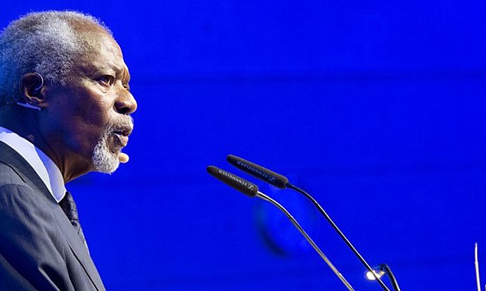 Kofi Annan urges the students to engage in political debate. (Image: U. Benz / TUM)
