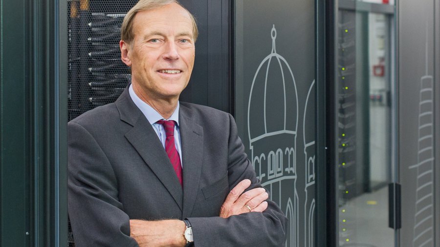 Prof. Arndt Bode wird mit der Konrad-Zuse-Medaille ausgezeichnet. (Bild: Andreas Heddergott / TU München) Prof. Arndt Bode wird mit der Konrad-Zuse-Medaille ausgezeichnet.