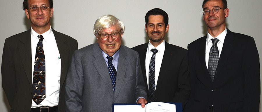 Prof. Johannes Barth (Physik), Prof. Gerhard Ertl, Vizepräsident Prof. Thomas Hofmann und Prof. Kai-Olf Hinrichsen (Chemie) (vlnr) Prof. Johannes Barth (Physik), Prof. Gerhard Ertl, Vizepräsident Prof. Thomas Hofmann und Prof. Kai-Olf Hinrichsen (Chemie) (vlnr)