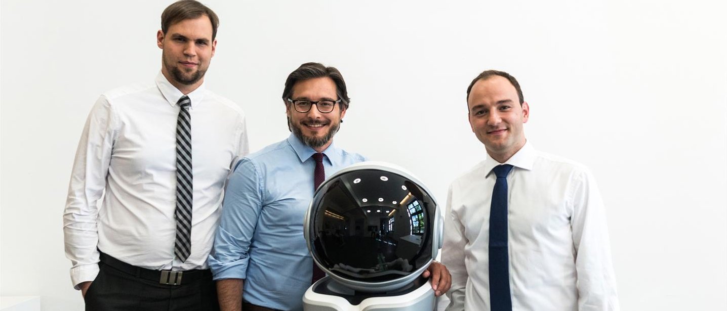 The winners of the Future Prize 2017: Prof. Sami Haddadin, Dr. Simon Haddadin and Dipl. -Inf. Sven Parusel with a sensitive and intuitive robot assistant. (Photo: Ansgar Pudenz)