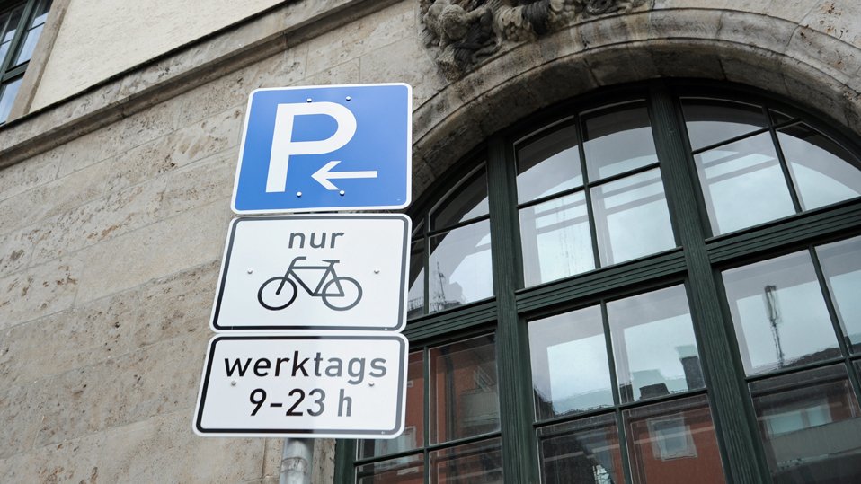 Street sign for bicycle parking space