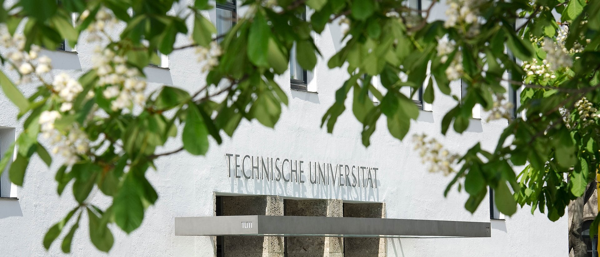 Haupteingang der TUM Haupteingang der TUM