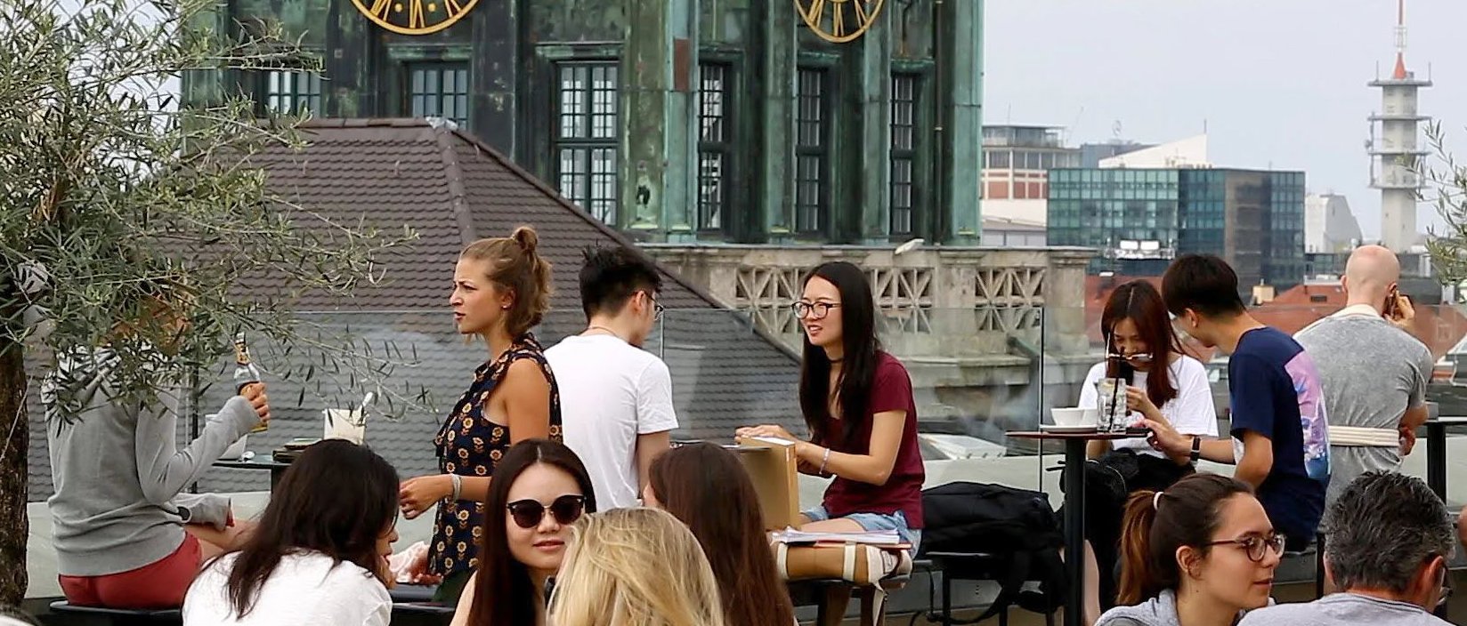 Students at the TUM Vorhölzer Forum in the video "Munich: the best of everything" (Photo: Monocle)