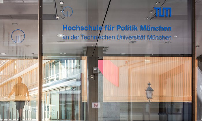 Entrance of the Hochschule für Politik