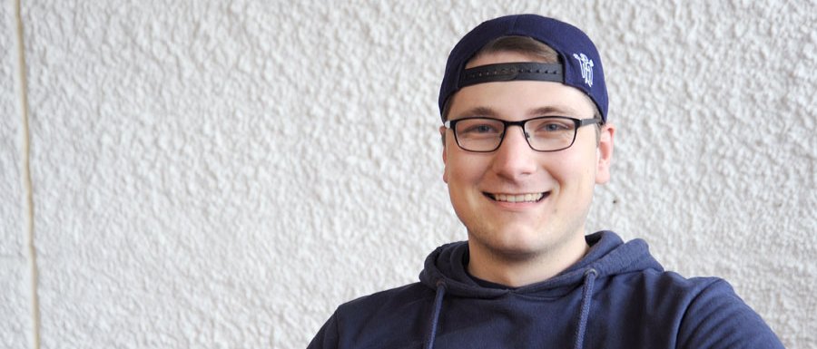 "Exzellenz ist bunt": Queer-Referent Max Nitze organisiert einen Wagen für TUM-Studis für den Münchener CSD. (Foto: Maren Willkomm) "Exzellenz ist bunt": Queer-Referent Max Nitze organisiert einen Wagen für TUM-Studis für den Münchener CSD. (Foto: Maren Willkomm)