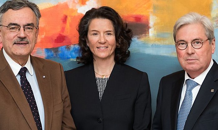 TUM-president Prof. Wolfgang A. Herrmann with Clariant-CEO Dr. Hariolf Kottmann and Susanne Wamsler.