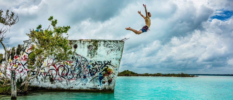 “Concrete Pirates”: Just one of the 28 pictures in the photo competition of the TUM International Center, taken in the lagoon of Bacalar on the Mexican peninsula of Yucatán. (Photo: Markus Herdieckerhoff)
