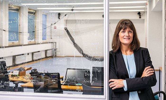 Humboldt Professor Angela Schoellig in her Learning Systems and Robotics Lab, where she developed the choreographies with the flying robots. 