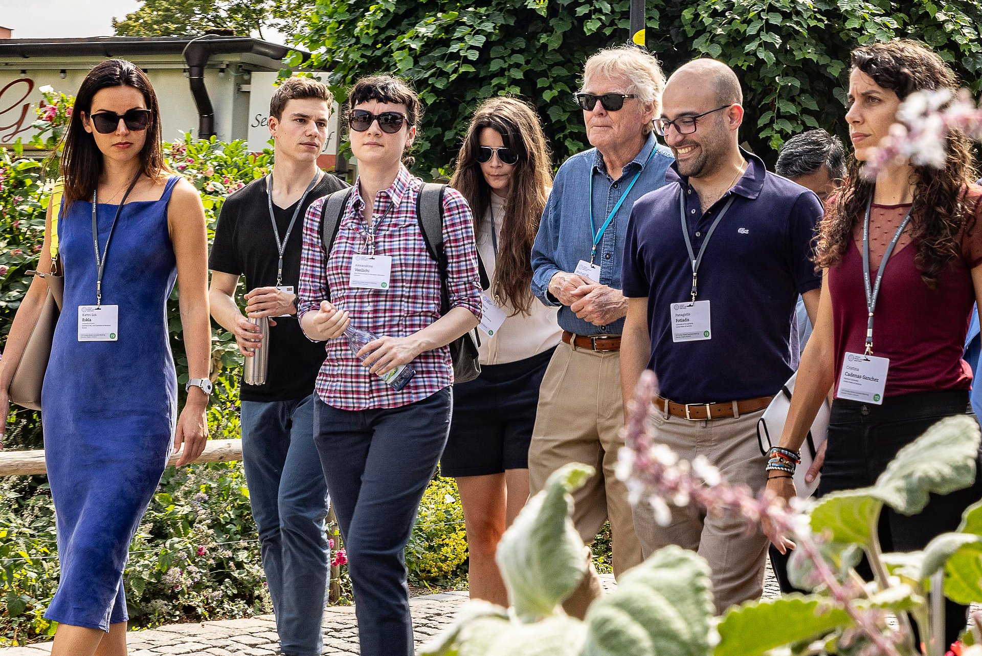 Leonard Schmitt (2nd from left) at the Science Walk with the US Nobel Laureate Michael W. Young (5th from left).