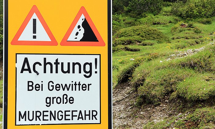 Bei heftigem Regen können sich in den Bergen Muren lösen. (Bild: Astrid Gast/Fotolia)