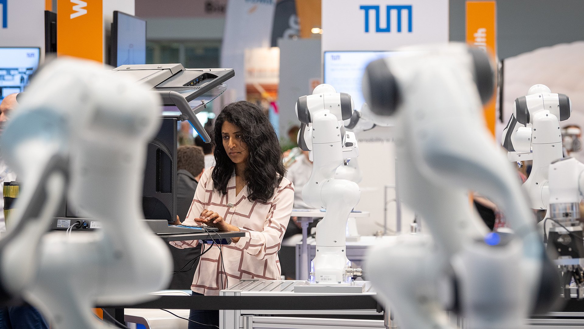 automatica 2025: Das Munich Institute of Robotics and Machine Intelligence (MIRMI) gibt Einblicke in die Robotik- und KI-Forschung.