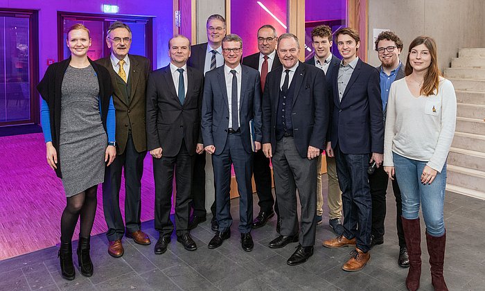 Ceremonial opening of the "StudiTUM" building in Garching with TUM President Wolfgang A. Herrmann (2nd from left) and Science Minister Bernd Sibler (5th from left). (Picture: Heddergott)