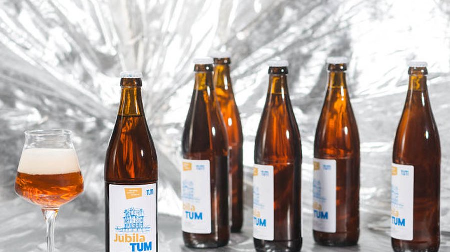 JubilaTUM: ein untergäriges Export-Bier mit feiner Hopfennote, das im Jubiläumsjahr hergestellt wird. (Foto: Uli Benz)