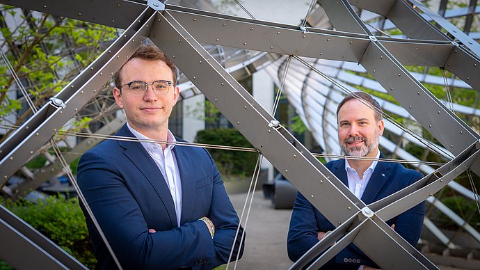 Jens Ernstberger, first author of the study and Sebastian Steinhorst, Professor of Embedded Systems and Internet of Things