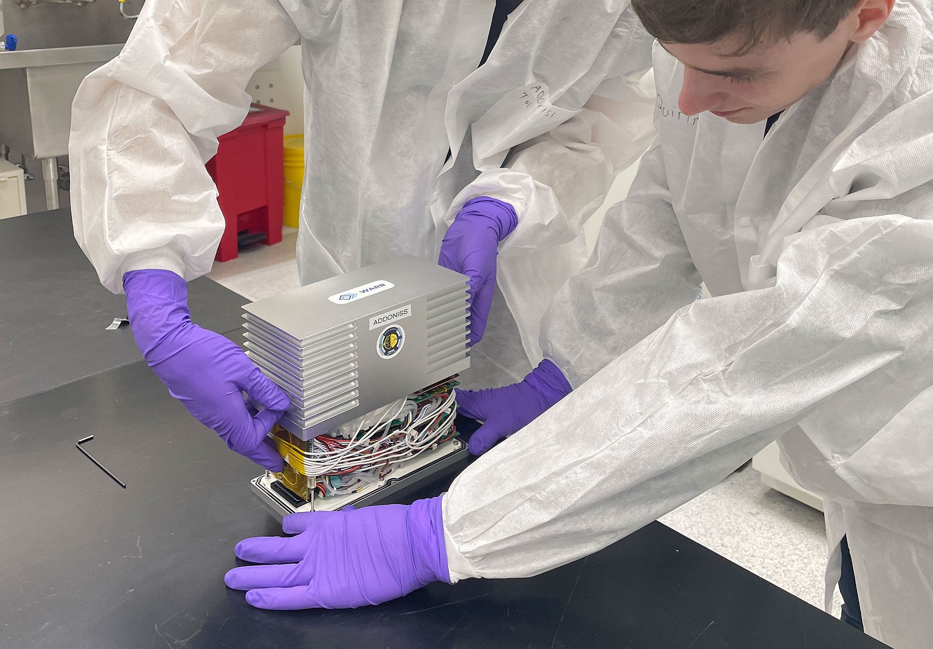 The experiment goes to the ISS: The box at the Space Station Processing Facility at the Kennedy Space Centre in Cape Canaveral. The experiment goes to the ISS: The box at the Space Station Processing Facility at the Kennedy Space Centre in Cape Canaveral.