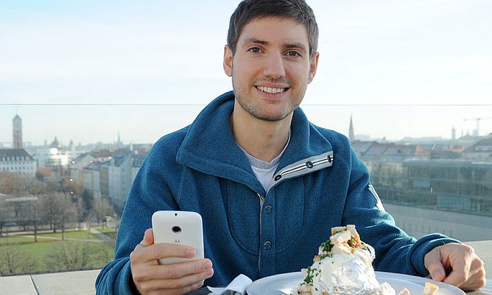 Software-Entwickler mit Appetit auf Gesundes: Johannes Ziegltrum schreibt an der TUM seine Masterarbeit. (Foto: Maren Willkomm)