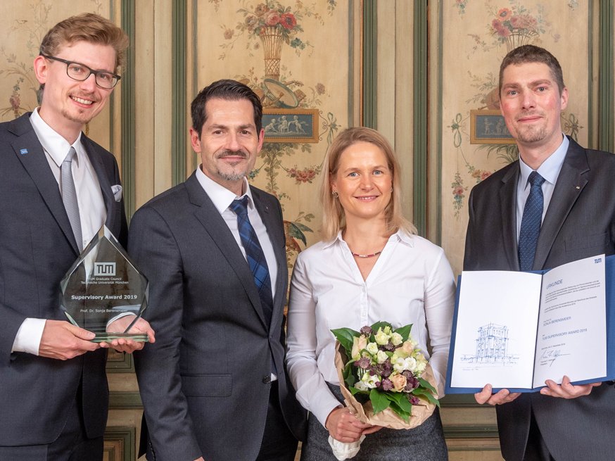 Albert Schletter, TUM-Präsident Thomas F. Hofmann, Prof. Sonja Berensmeier, TUM-Vizepräsident Hans Pongratz (v.l.n.r.)