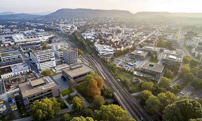 Eine Drohnenaufnahme des Bildungscampus Heilbronn.