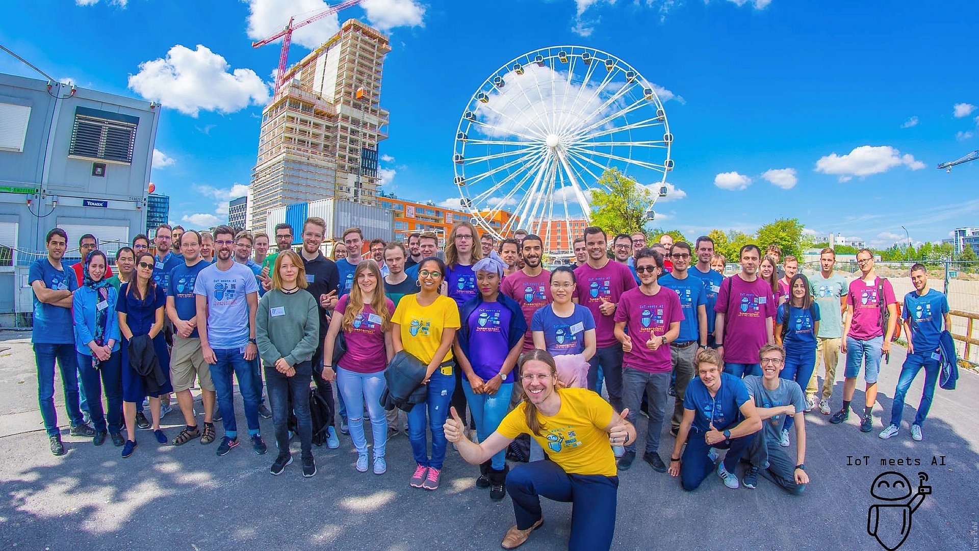 Gruppenfoto der Teilnehmer der 2. GFA Future-IoT PhD school zum Thema „IoT meets AI" im September 2019 in München.