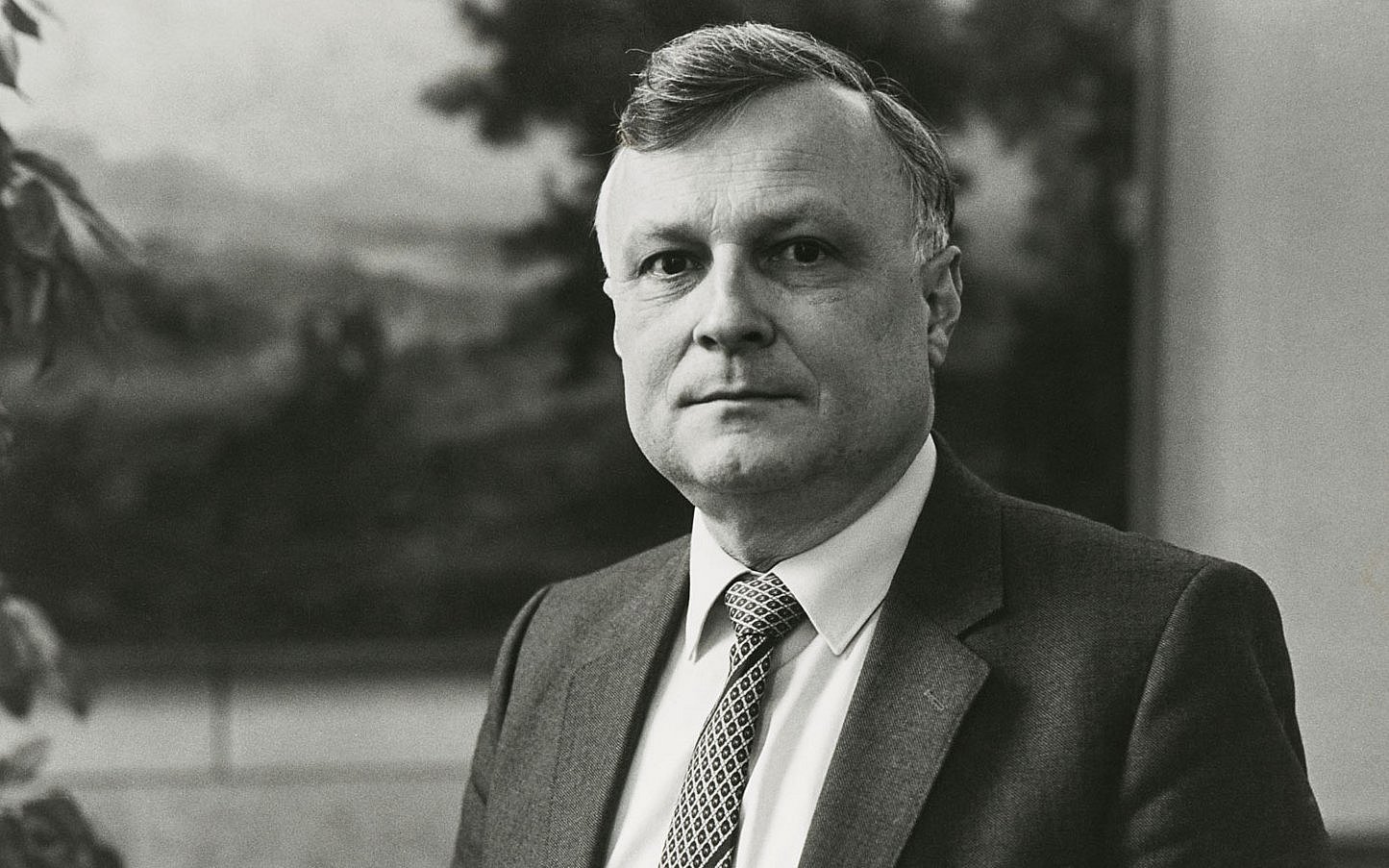 Prof. Wolfgang Wild Prof. Wolfgang Wild