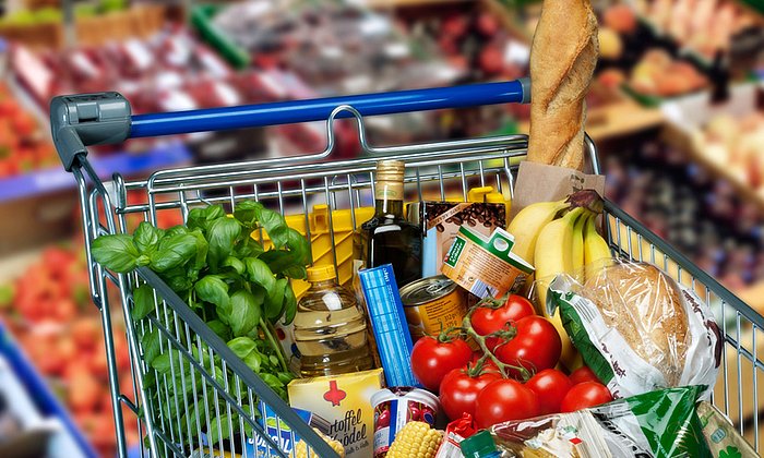 Die Qual der Wahl beim Einkaufen: Im neuen "enable"-Cluster wird unter anderem untersucht, wie Verbraucher Lebensmittel auswählen und wie sich diese Entscheidungen im Sinne einer gesunden Wahl beeinflussen lassen. (Foto: Eisenhans / fotolia.de)